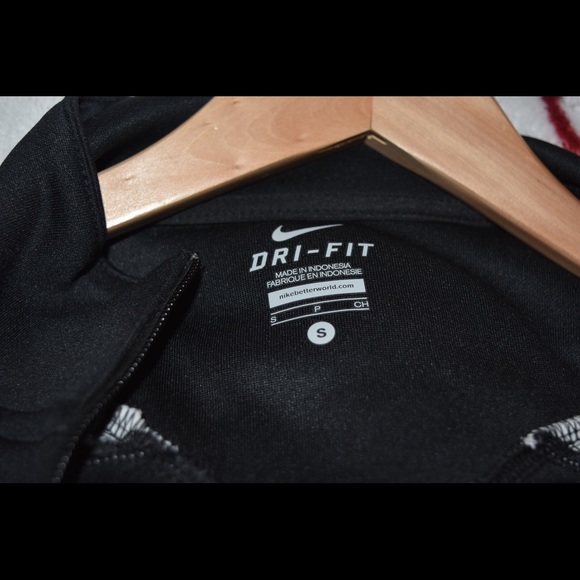 Nike Dry Fit Sweater - Picture 3 of 5